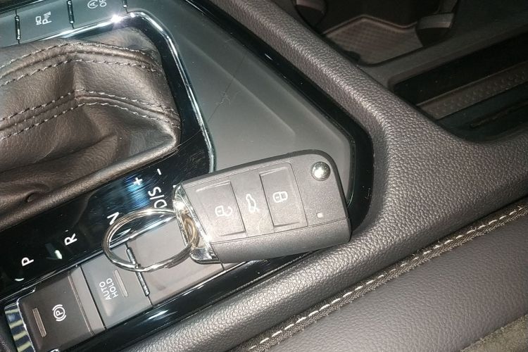 大众 途观L 2021款 330TSI 自动两驱R-Line越享版中控内饰7001