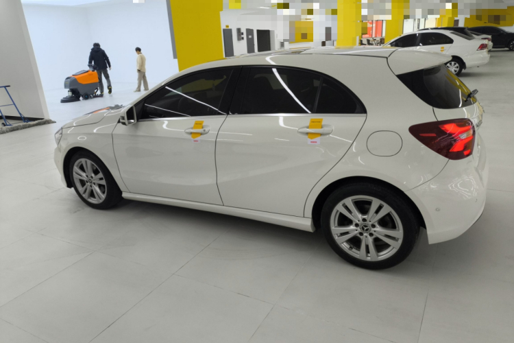 奔驰A级(进口) 2018款 A 200 动感型车身外观6003