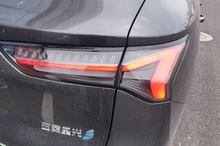 五菱汽车 五菱星光S 2024款 130km 旗舰型车身外观6006