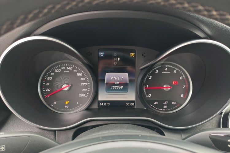 奔驰C级 2018款 C 200 L 运动版局部细节14