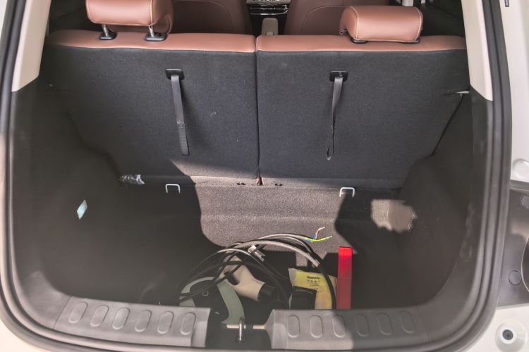 五菱汽车 五菱缤果 2025款 333km 悦享款机舱底盘23