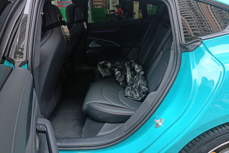 小米汽车 小米SU7 2024款 四驱超长续航高阶智驾Max版中控内饰7004