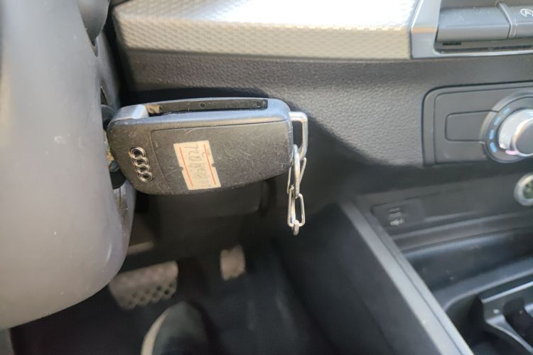 奥迪Q2L 2020款 35 TFSI 进取动感型中控内饰7001