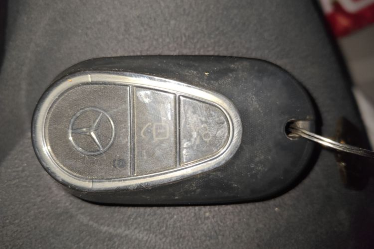 奔驰EQE 2022款 350 豪华版中控内饰11