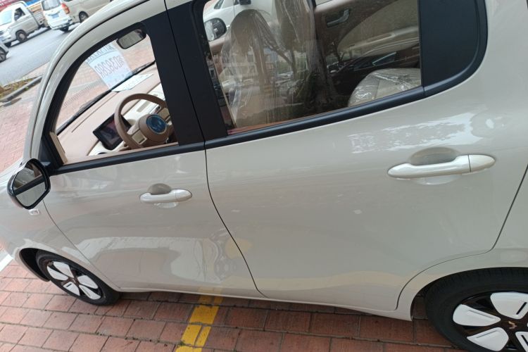 五菱汽车 宏光MINIEV 2025款 四门版 进阶款车身外观4