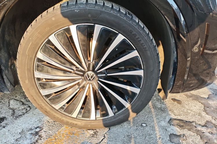 大众 威然 2022款 380TSI 尊贵版车身外观10