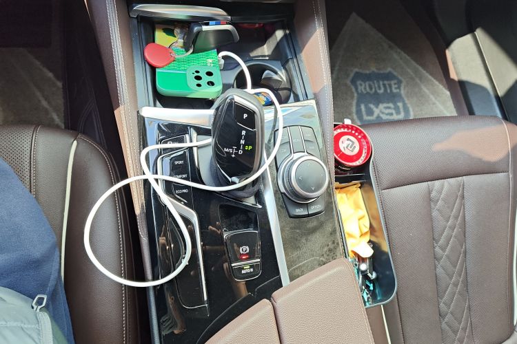 宝马5系 2022款 改款 525Li M运动套装中控内饰18