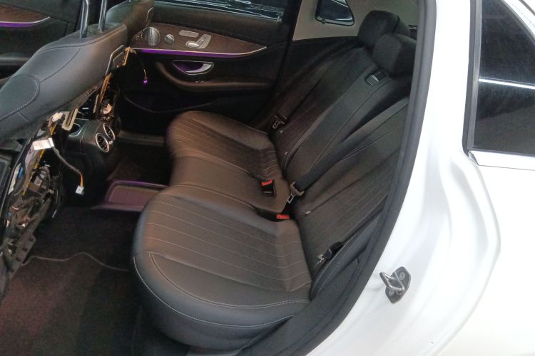 奔驰E级 2020款 E 300 L 豪华型中控内饰21