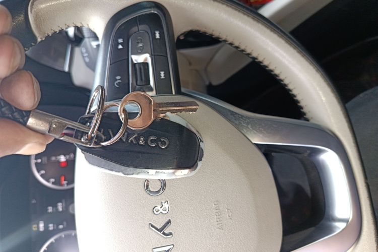 领克02 2018款 1.5T DCT两驱耀Pro版 国V中控内饰7001