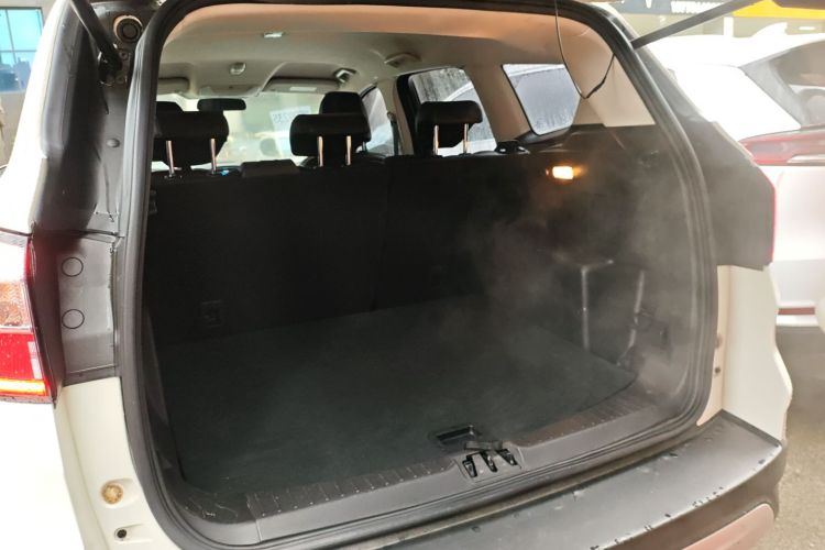 福特 翼虎 2017款 EcoBoost 180 两驱精翼型机舱底盘23