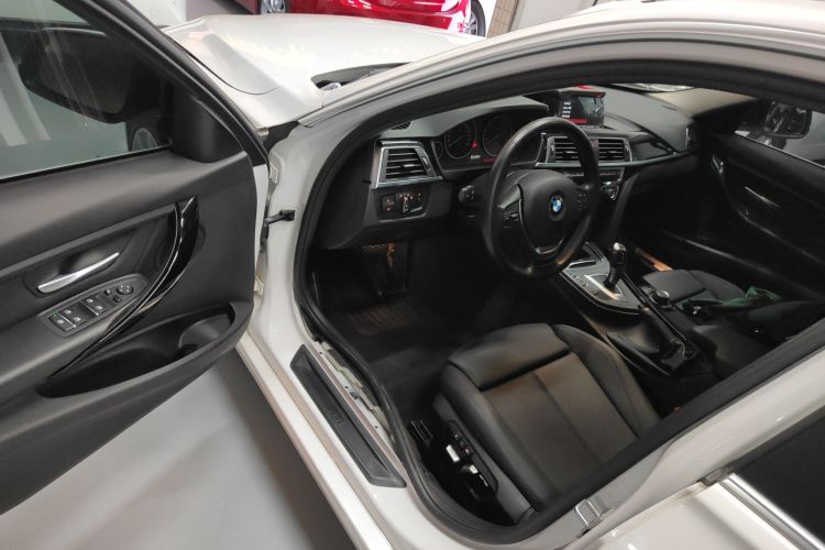 宝马3系 2018款 320Li 时尚型中控内饰7003