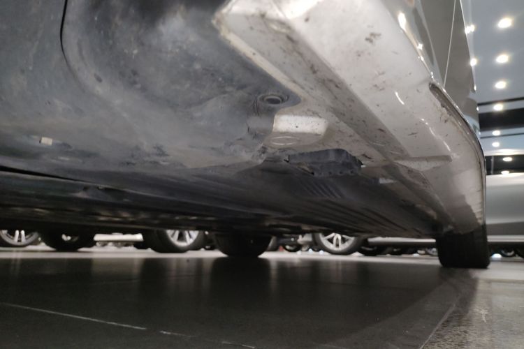 奔驰C级 2023款 C 260 L 运动版局部细节9002