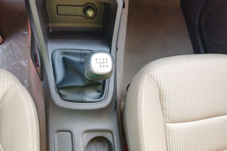 五菱汽车 五菱宏光 2019款 1.5L S标准型国VI LAR局部细节18