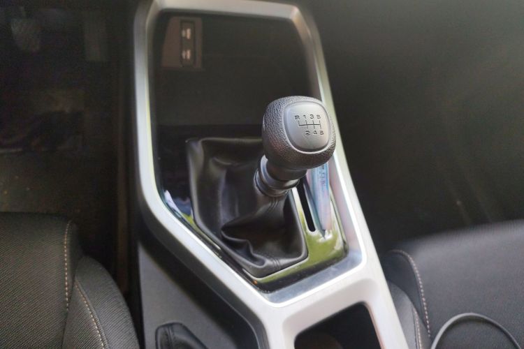 五菱汽车 五菱佳辰 2022款 1.5L 手动乐享精英型中控内饰18