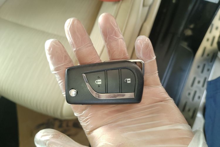 丰田 汉兰达 2015款 2.0T 四驱精英版 7座中控内饰7001