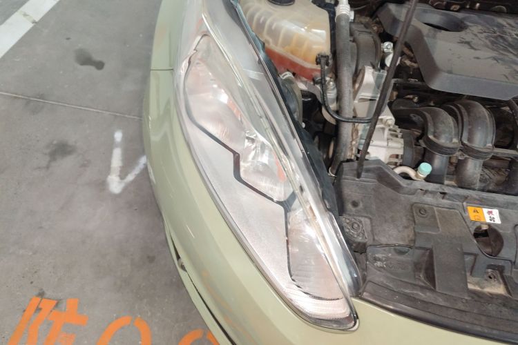 福特 嘉年华 2013款 两厢 1.5L 自动运动型车身外观8