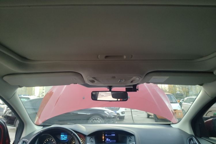 福特 福克斯 2012款 两厢 1.6L 自动风尚型中控内饰22