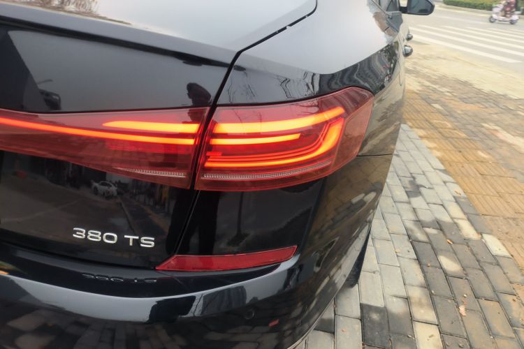 大众 帕萨特 2025款 出众款 380TSI 龙腾版车身外观9