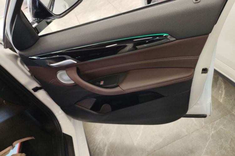 宝马X2 2021款 改款 sDrive25i M运动套装中控内饰7005