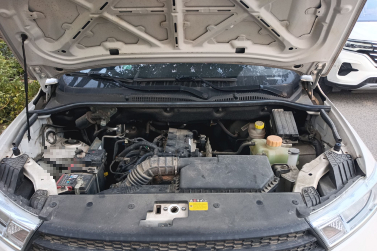 五菱汽车 五菱宏光 2019款 1.5L S基本型国VI LAR机舱底盘24