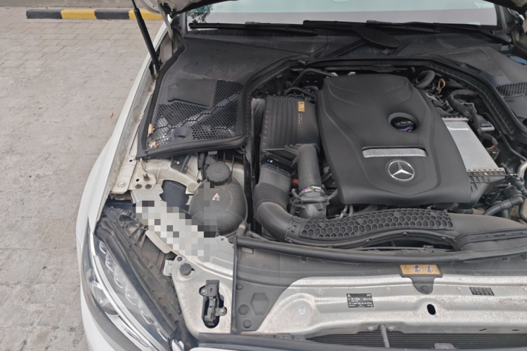 奔驰C级 2018款 C 200 运动版局部细节9006