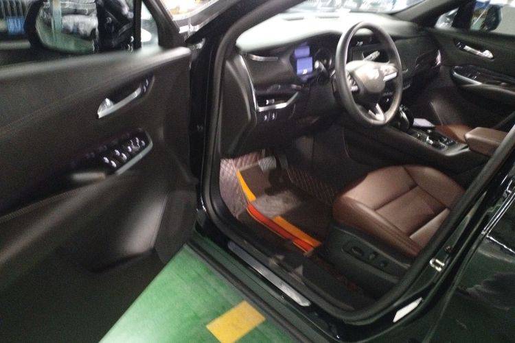 凯迪拉克XT4 2021款 28T 两驱技术型中控内饰7003