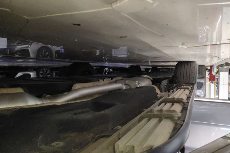 丰田 皇冠陆放 2021款  2.5L HEV两驱精英版局部细节9001