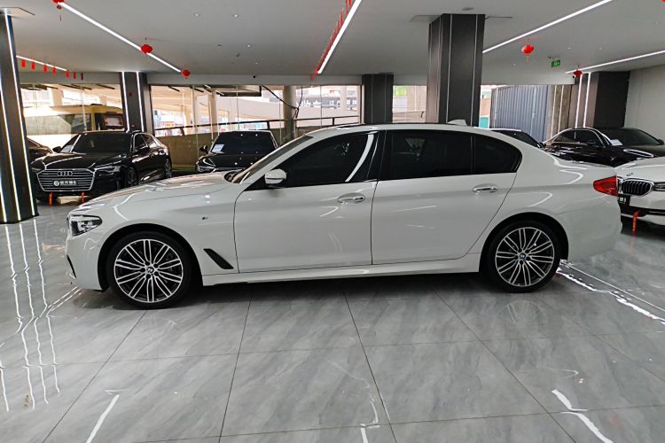 宝马5系 2018款 改款 530Li xDrive M运动套装车身外观4