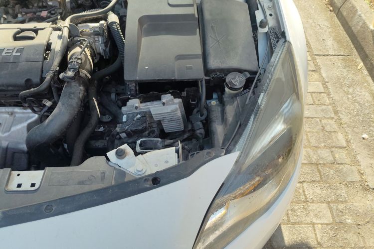 别克 君威 2015款 1.6T 领先技术型局部细节9007