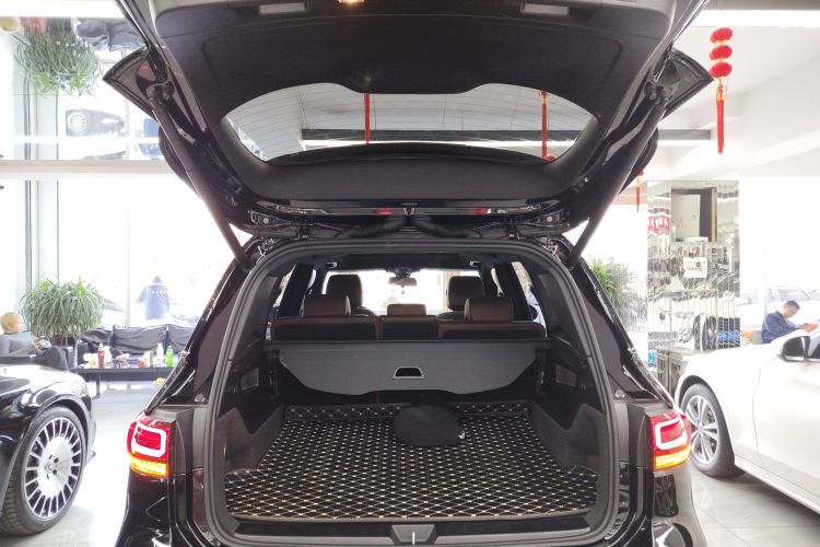 奔驰GLB 2023款 GLB 220 动感型局部细节23