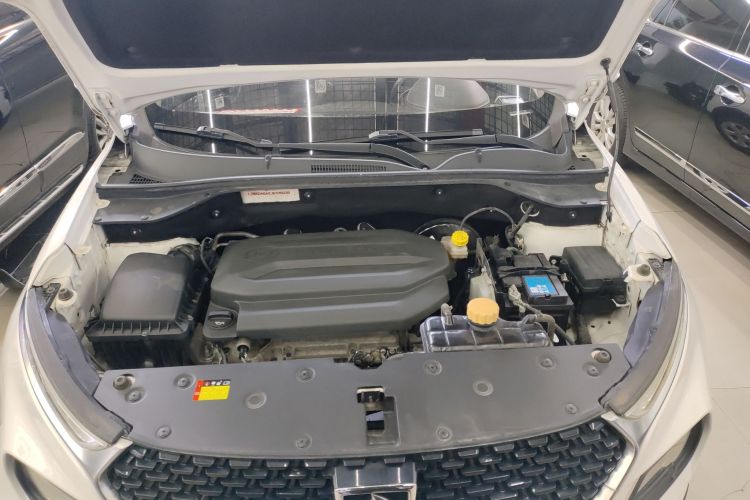 宝骏510 2019款 1.5L 手动乐享型77kW 国VI机舱底盘24