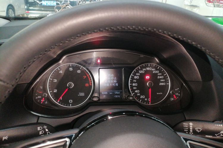奥迪Q5 2018款 典藏版 40 TFSI 技术型局部细节14