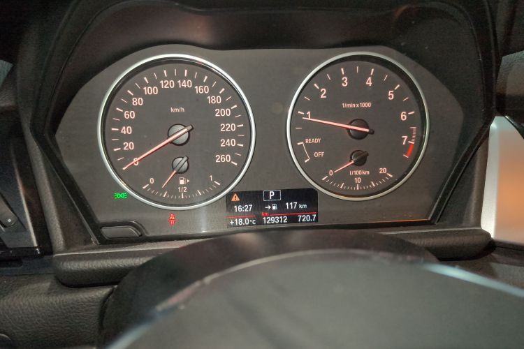 宝马2系旅行车 2016款 218i 领先型中控内饰14