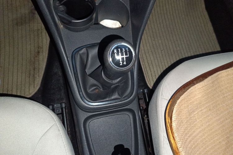 大众 Polo 2011款 1.4L 手动致尚版中控内饰18