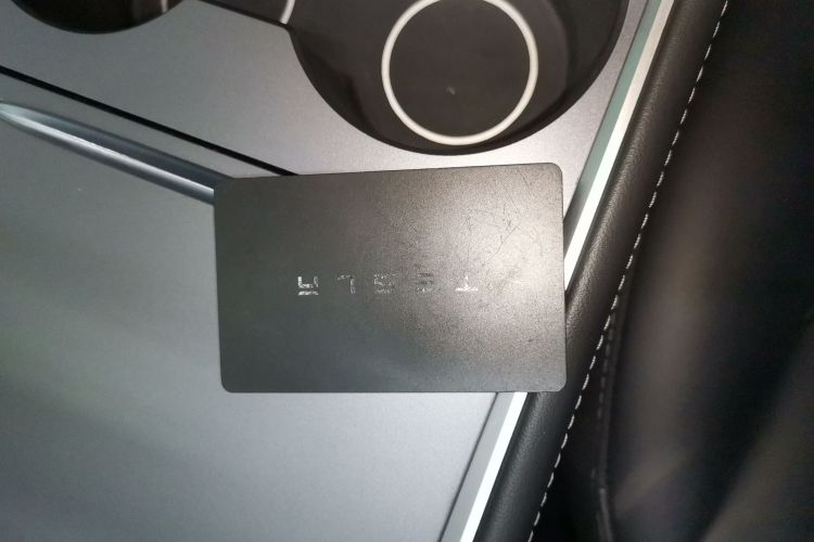 特斯拉 Model Y 2022款 改款 后轮驱动版中控内饰11