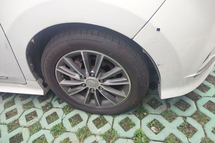 上汽大通MAXUS 大通G10 2018款 PLUS 2.0T 自动豪华行政版车身外观10