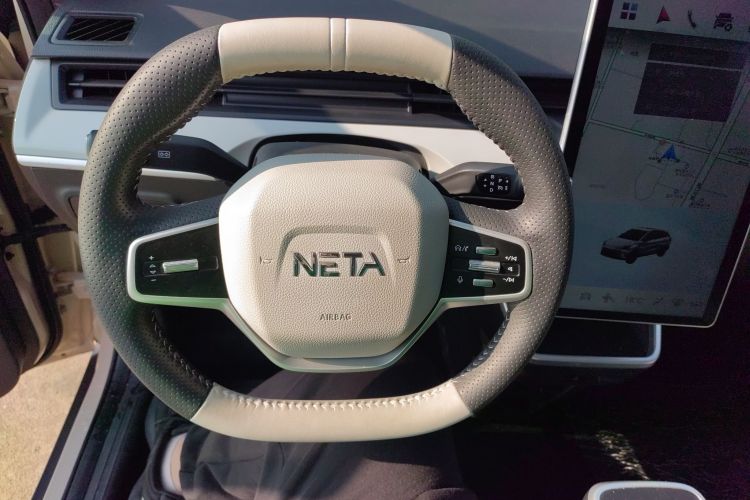 哪吒汽车 哪吒AYA 2023款 318 Lite中控内饰13