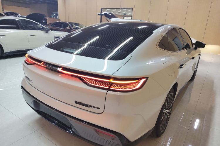 吉利银河 银河星耀8 2025款 130km EM-P 星舰版车身外观7