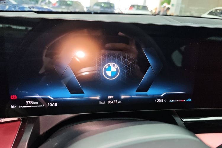 宝马5系 2025款 530Li 领先型 M运动套装中控内饰14