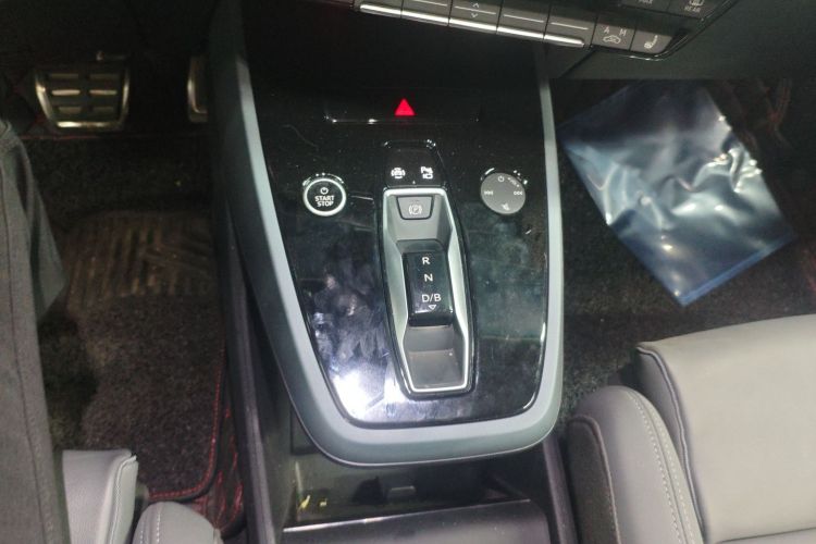 奥迪Q5 e-tron 2022款 40 e-tron 星耀型 锦衣套装局部细节18