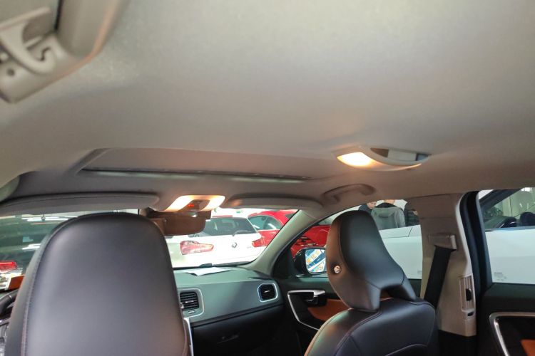 沃尔沃S60 2019款 S60L T5 智远版中控内饰22