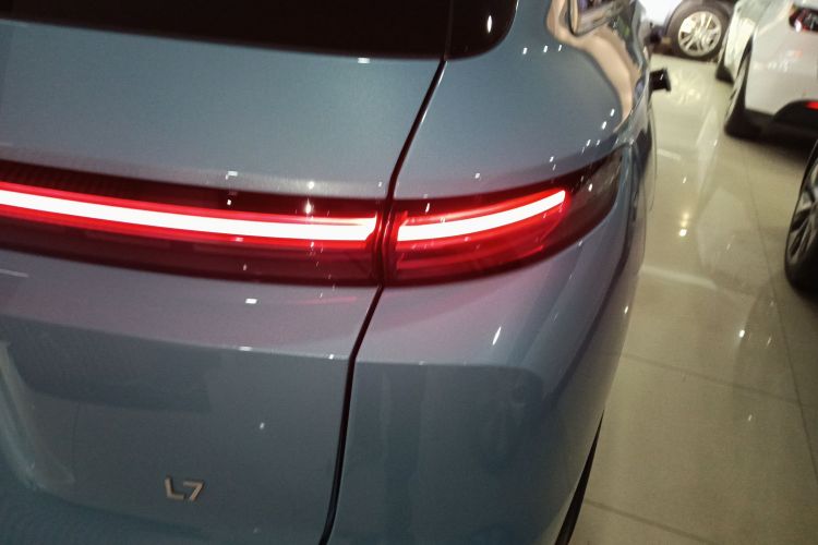 理想汽车 理想L7 2024款 MAX车身外观9