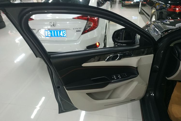 领克02 2018款 1.5T DCT两驱耀Pro版 国V中控内饰47