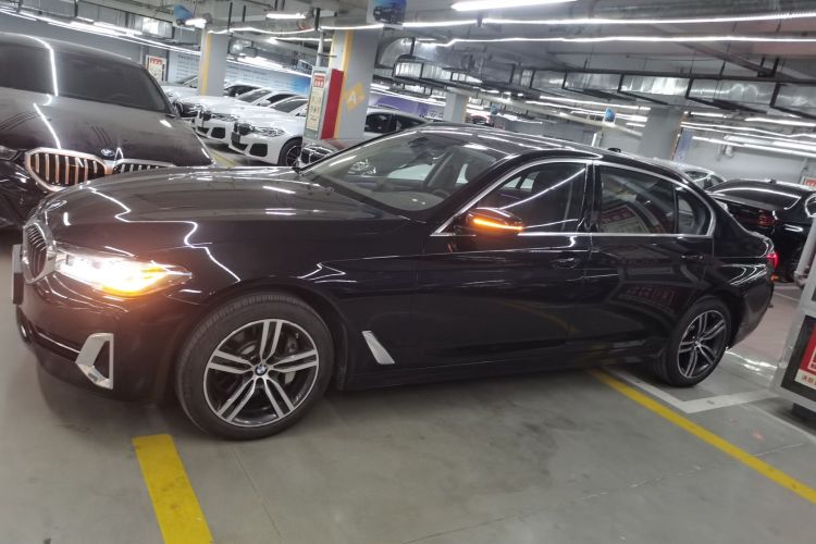 宝马5系 2023款 530Li xDrive 豪华套装车身外观4