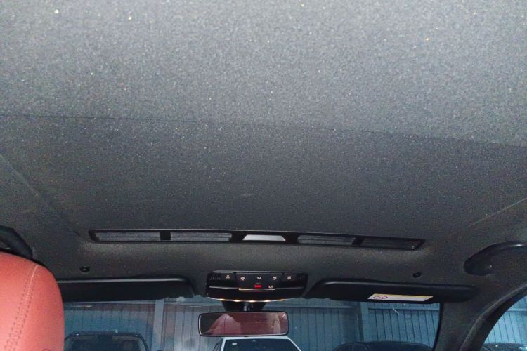 奔驰C级 2019款 C 260 运动版中控内饰22