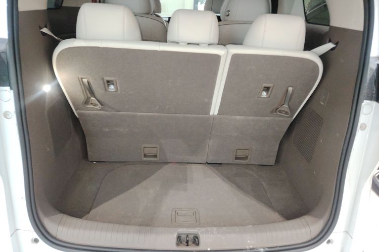 腾势D9 2022款 DM-i 970 四驱尊荣型机舱底盘23