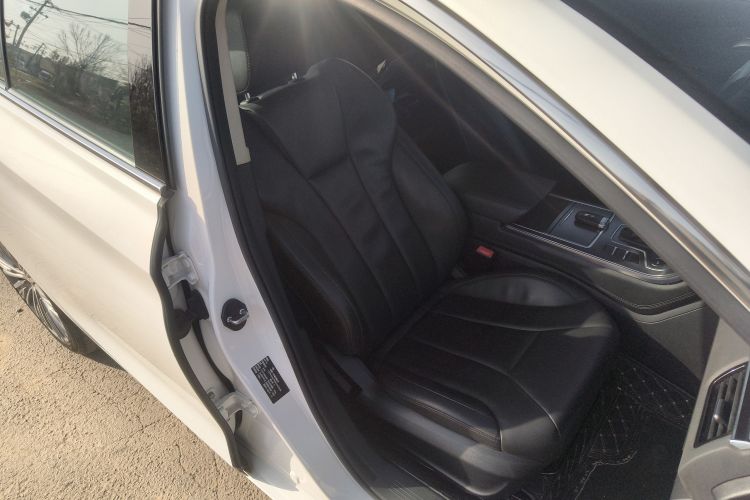 红旗H5 2022款 经典款 改款 1.5T DCT旗韵版局部细节41