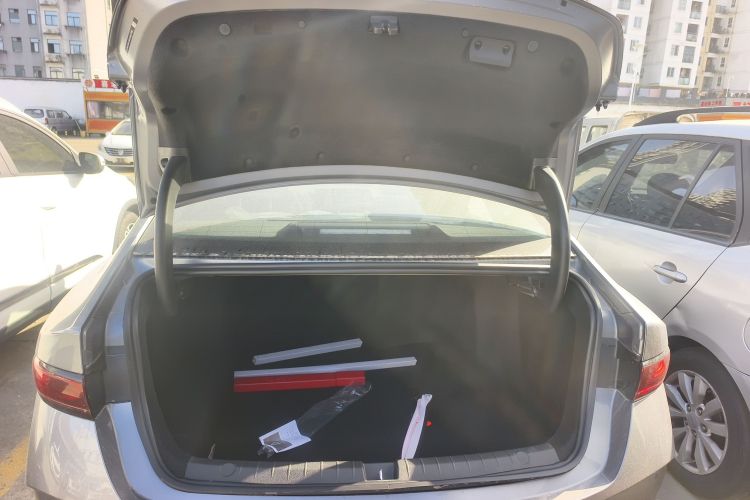 比亚迪 秦PLUS 2025款 DM-i 智驾版 55KM领先型机舱底盘23