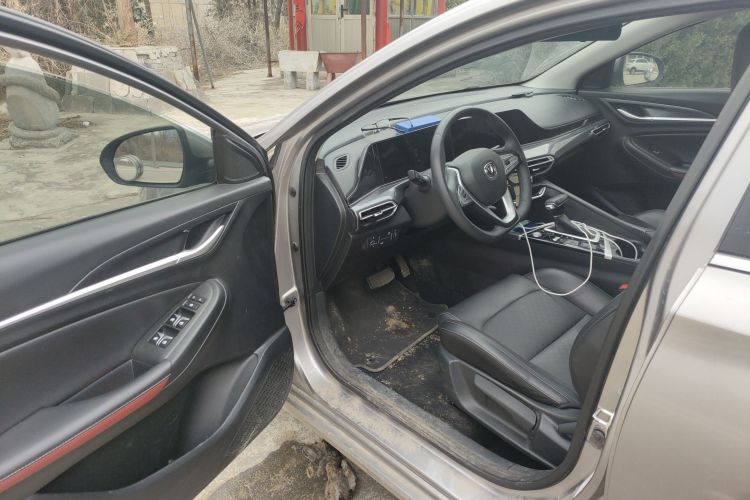 长安 逸动 2020款 PLUS 蓝鲸NE 1.4T GDI DCT尊贵型中控内饰20