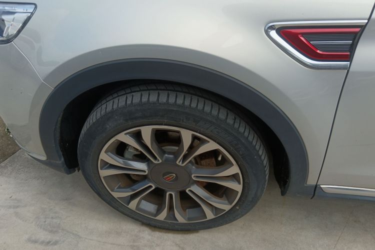 红旗HS5 2019款 2.0T 智联旗享四驱版车身外观6002